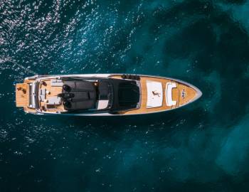 A luxury Hilton Head yacht charter