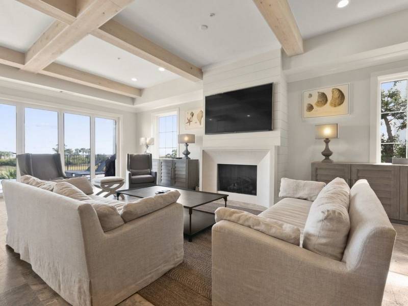 20 bradley circle living area
